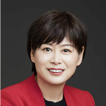 Gloria Xu (Vice-Chair of AmCham China and China Country Manager and Vice President, External Affairs at Albemarle Sichuan New Materials Co., Ltd.)