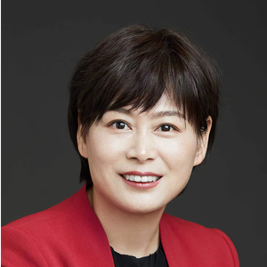 Gloria Xu (Country Manager of Albemarle China, Vice President of Global External Affair, Vice Chairmen of AmCham China)