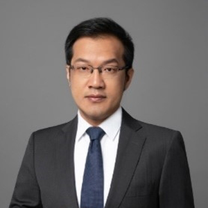 Peng Zhang (Automotive Industry Director of Microsoft (China) Co., Ltd.)