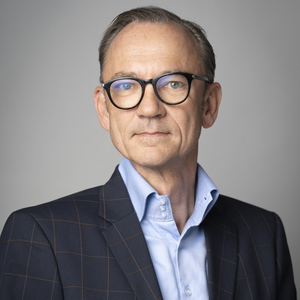 Hans Vad Hansen (Chief Trust & Compliance Officer, VP, Assistant General Counsel at IBM)